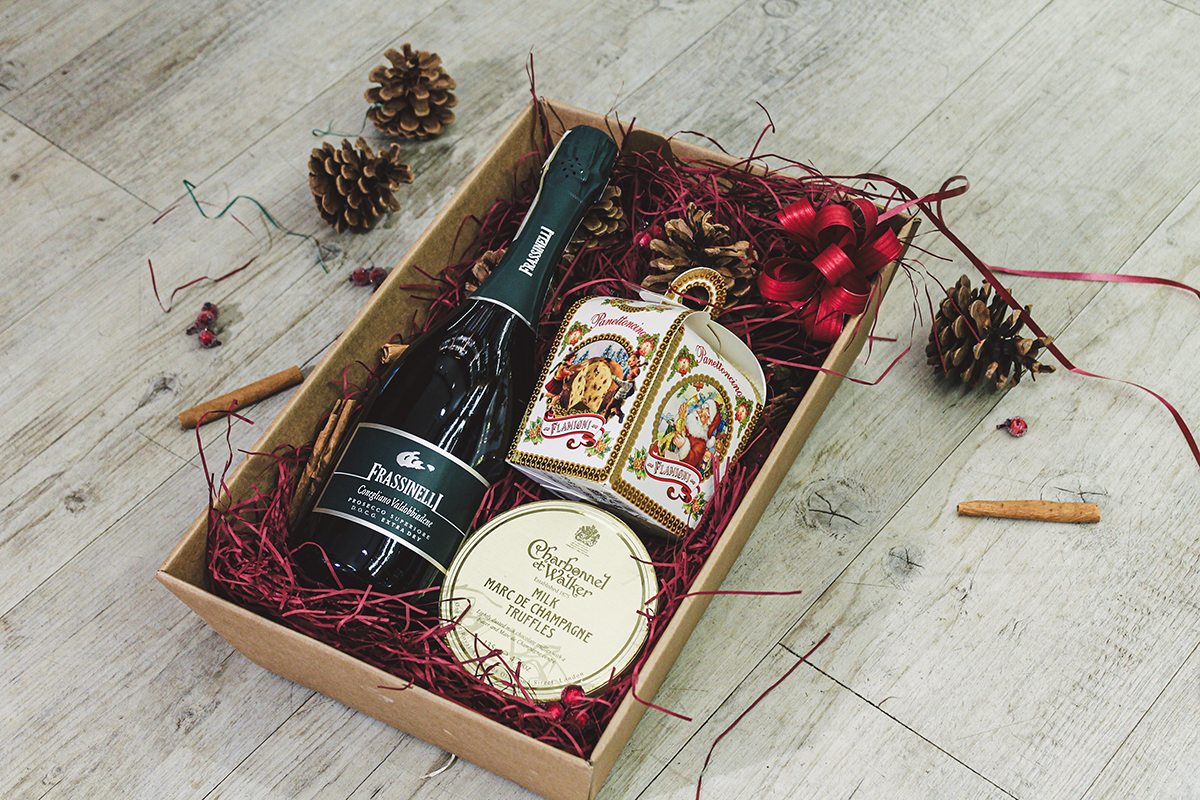 Prosecco, Truffles &amp; Panettoncino Hamper 2024