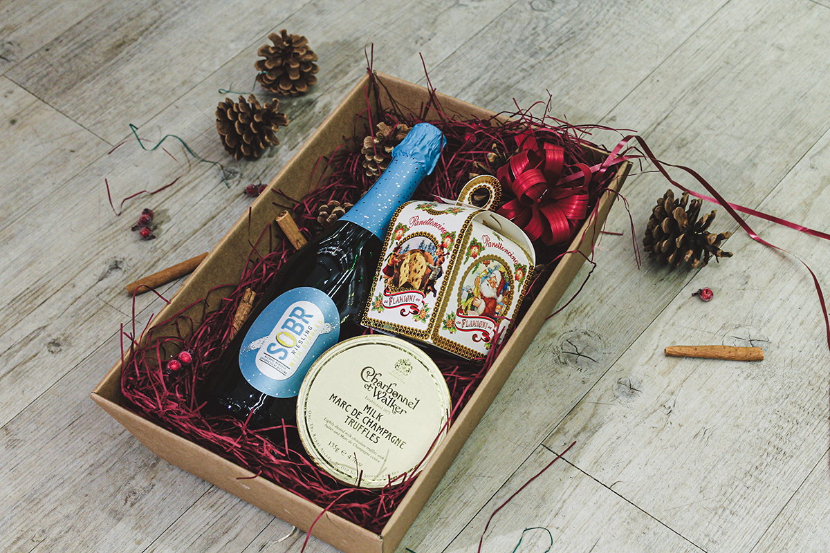 Non-Alcoholic Fizz, Truffles &amp; Panettoncino Hamper 2024